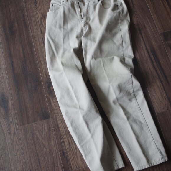 Liz Claiborne Classic Fit Women's Jeans - Picture 2 of 7